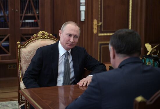 Президент РФ В. Путин встретился с вице-премьером РФ М. Хуснуллиным