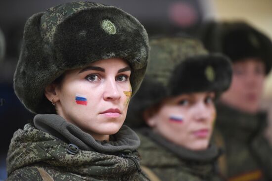 Конкурс красоты среди женщин-военнослужащих "Макияж под камуфляж" 