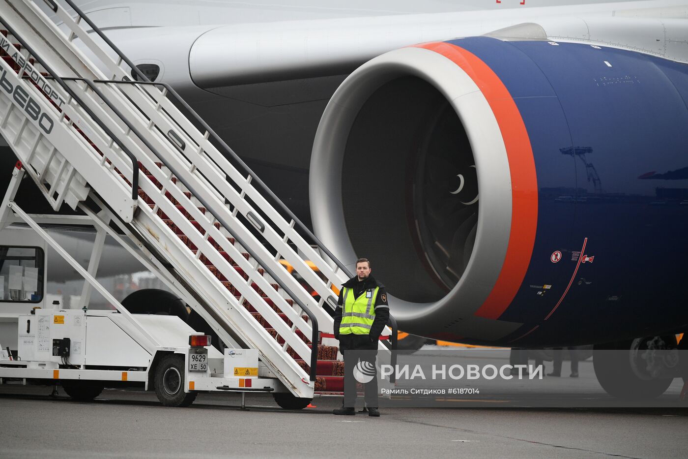 Презентация первого Airbus А350-900 авиакомании "Аэрофлот"