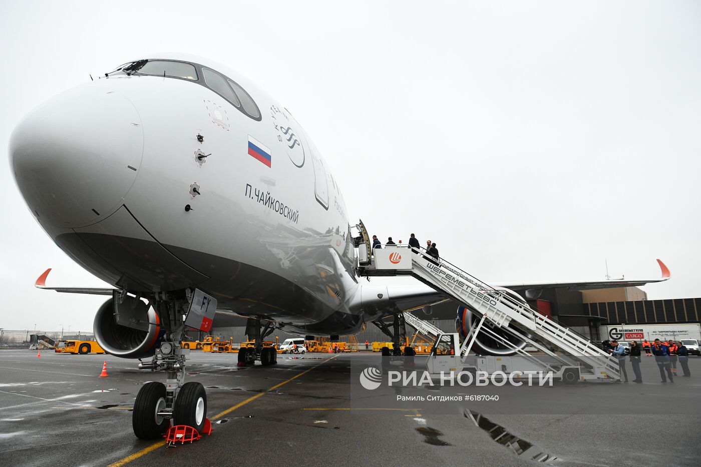 Презентация первого Airbus А350-900 авиакомпании "Аэрофлот"