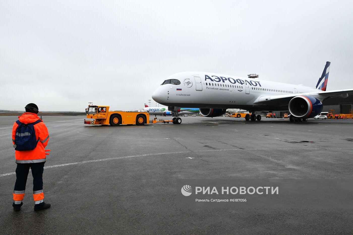 Презентация первого Airbus А350-900 авиакомпании 