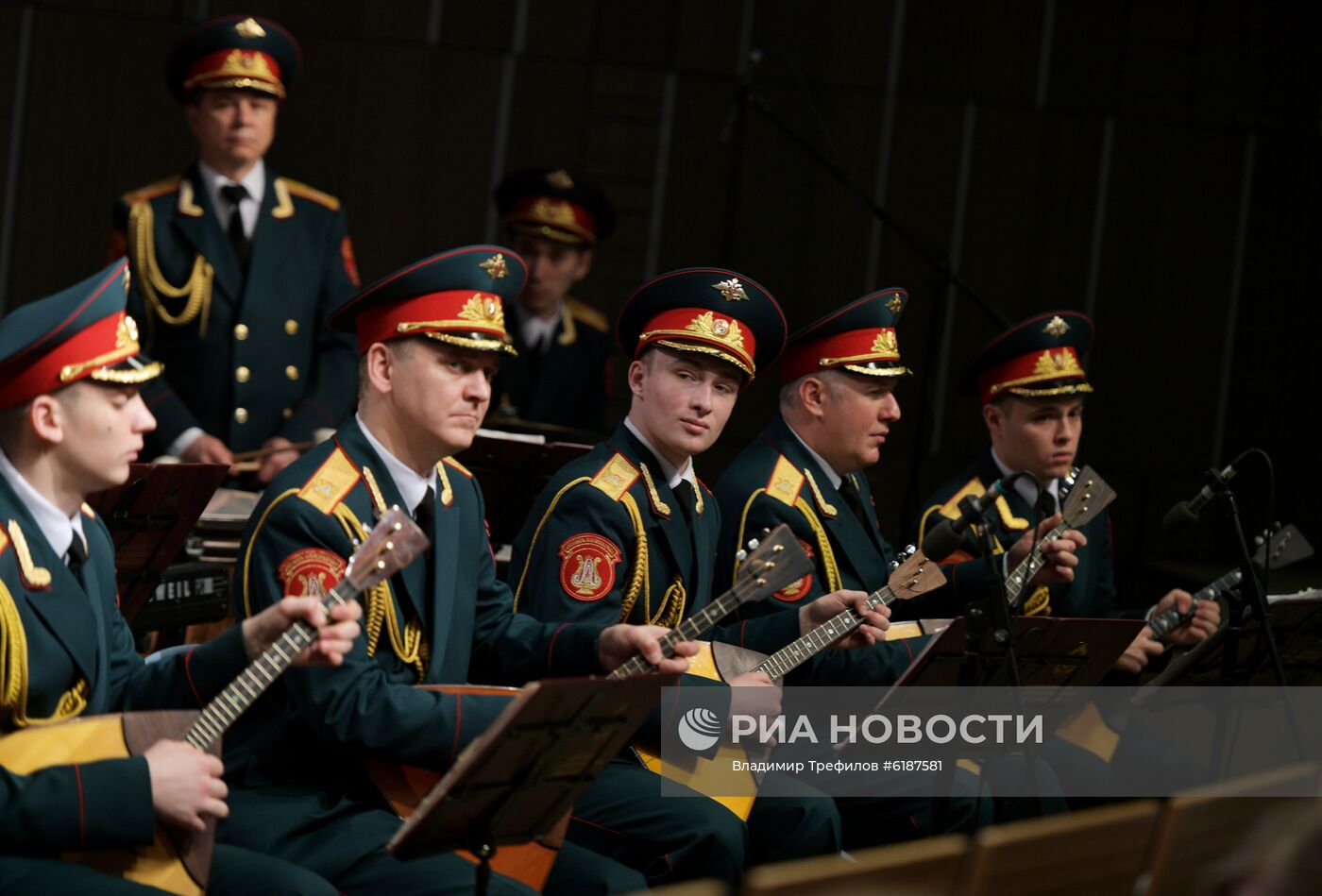 Концерт Академического ансамбля песни и пляски Российской Армии им. А. В. Александрова, посвященный 75-летию Великой Победы