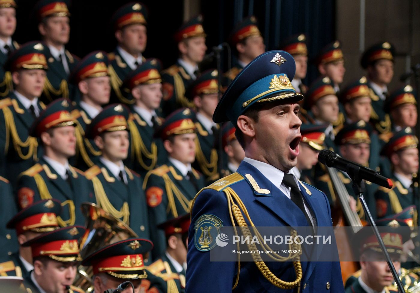 Концерт Академического ансамбля песни и пляски Российской Армии им. А. В. Александрова, посвященный 75-летию Великой Победы