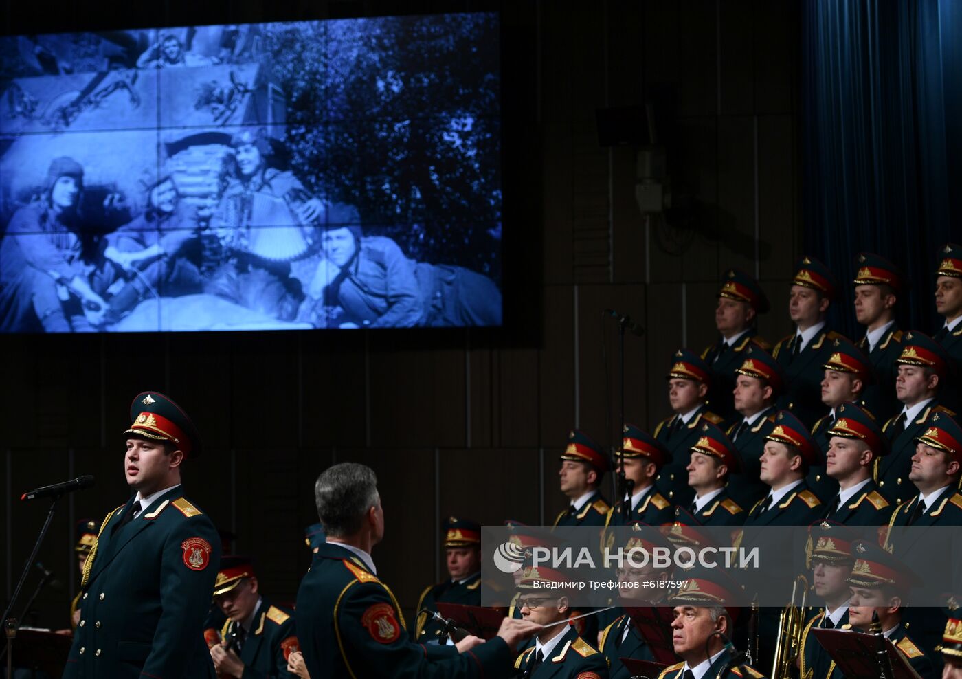 Концерт Академического ансамбля песни и пляски Российской Армии им. А. В. Александрова, посвященный 75-летию Великой Победы