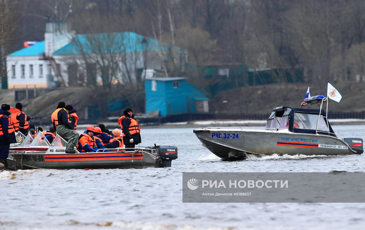 Учения по ликвидации последствий весеннего половодья в Московской области