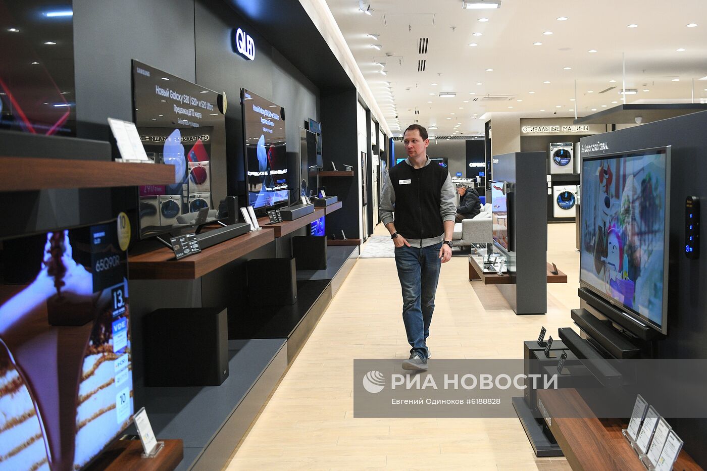 Фирменный салон Samsung Electronics в Москве