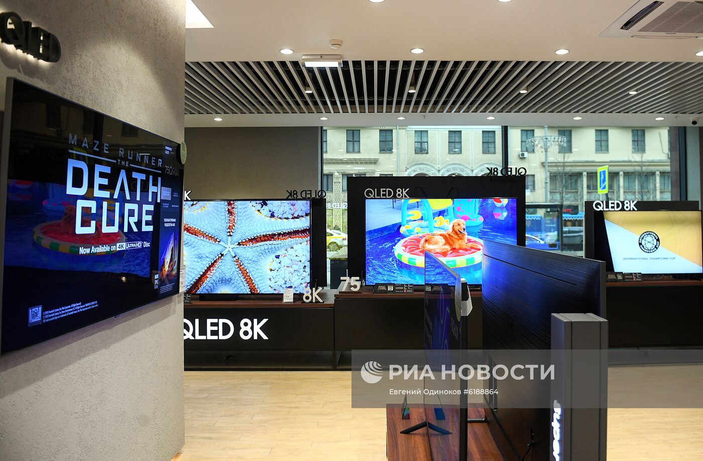 Фирменный салон Samsung Electronics в Москве