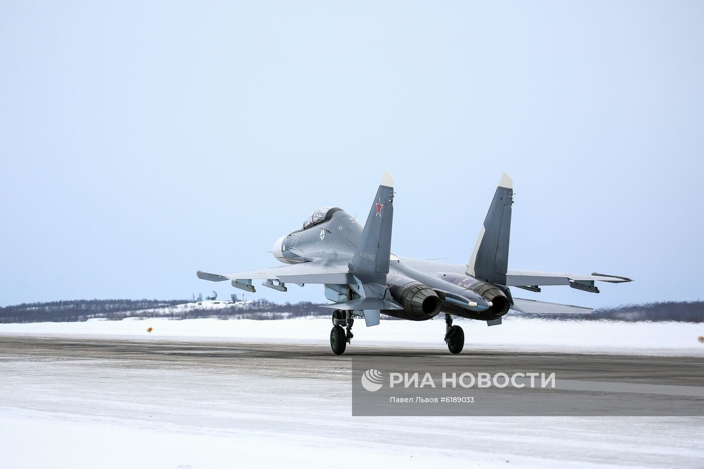 Тренировочные полеты истребителей в Мурманской области