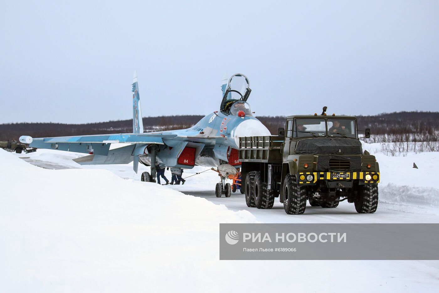 Тренировочные полеты истребителей в Мурманской области