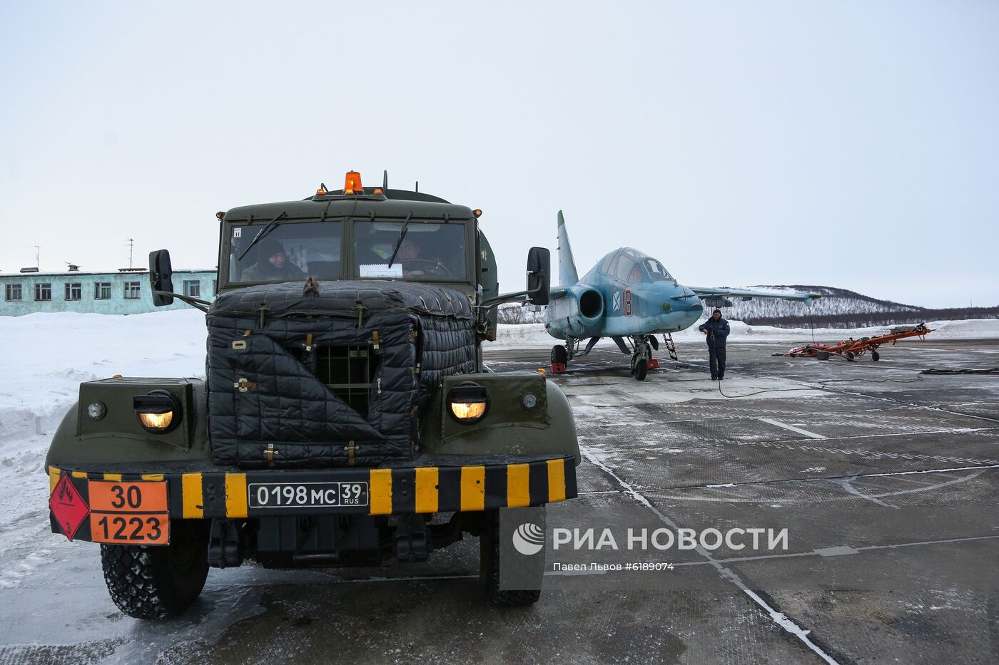 Тренировочные полеты истребителей в Мурманской области