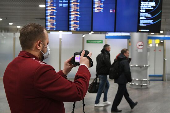В Шереметьево усилили санитарный контроль в связи с коронавирусом  