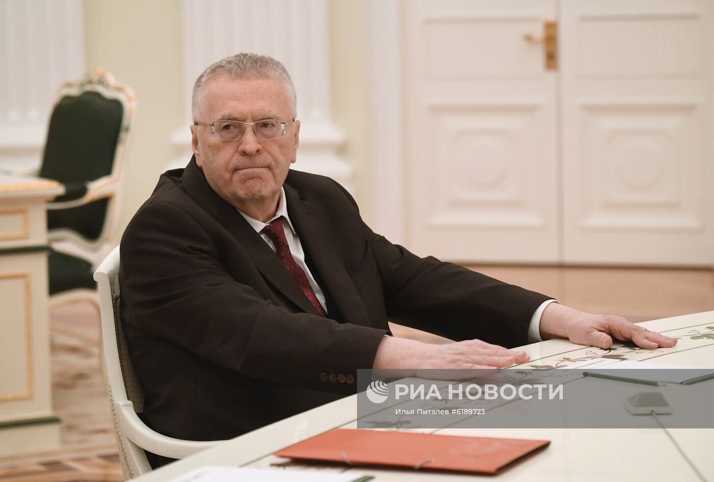 Президент РФ В. Путин провел встречу с руководителями фракций Госдумы РФ