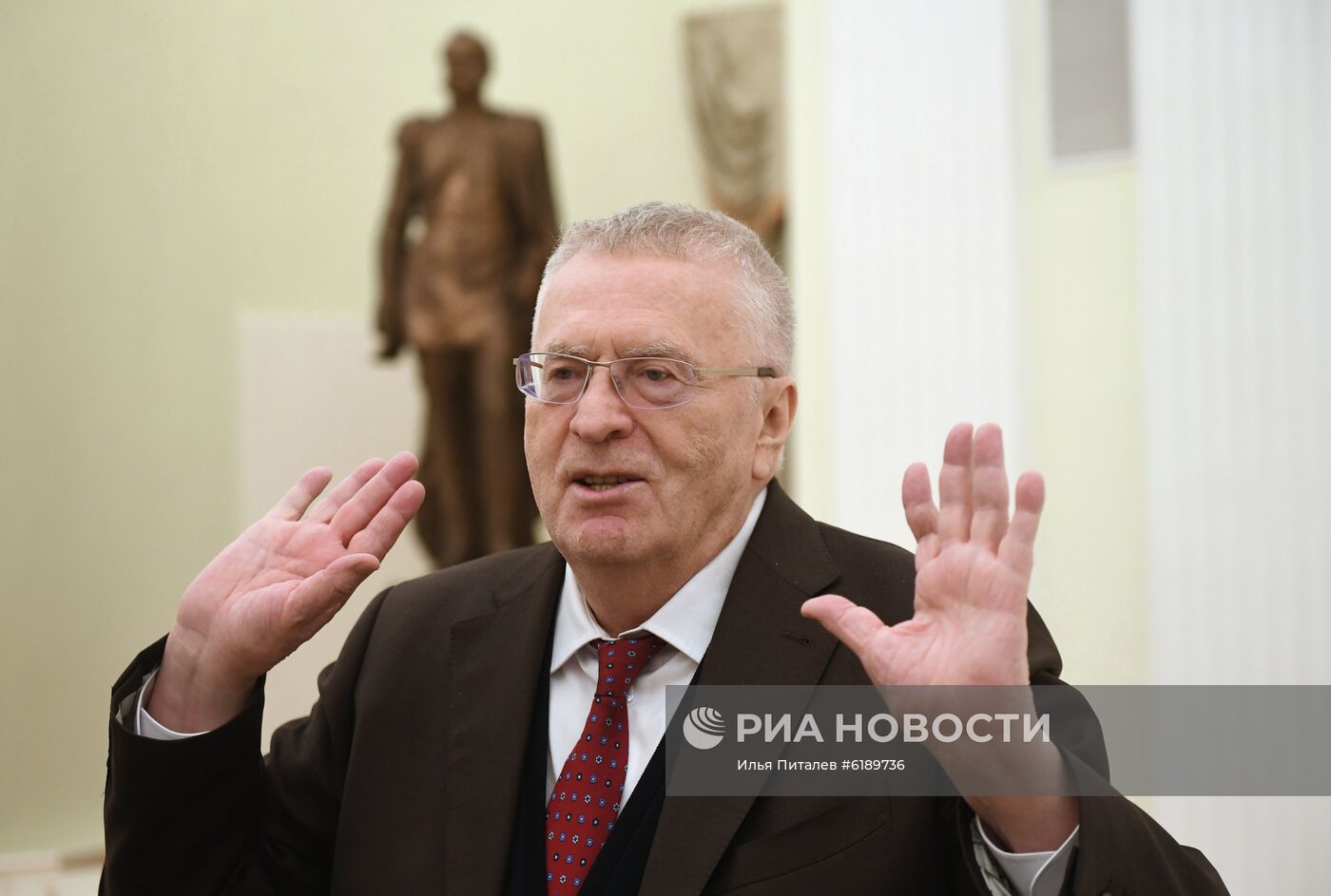 Президент РФ В. Путин провел встречу с руководителями фракций Госдумы РФ