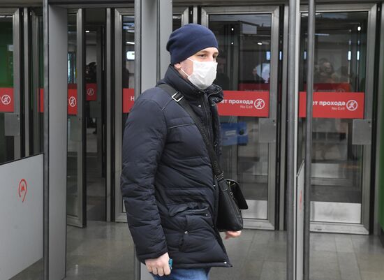 Московский метрополитен усилил меры санитарной безопасности в связи с коронавирусом