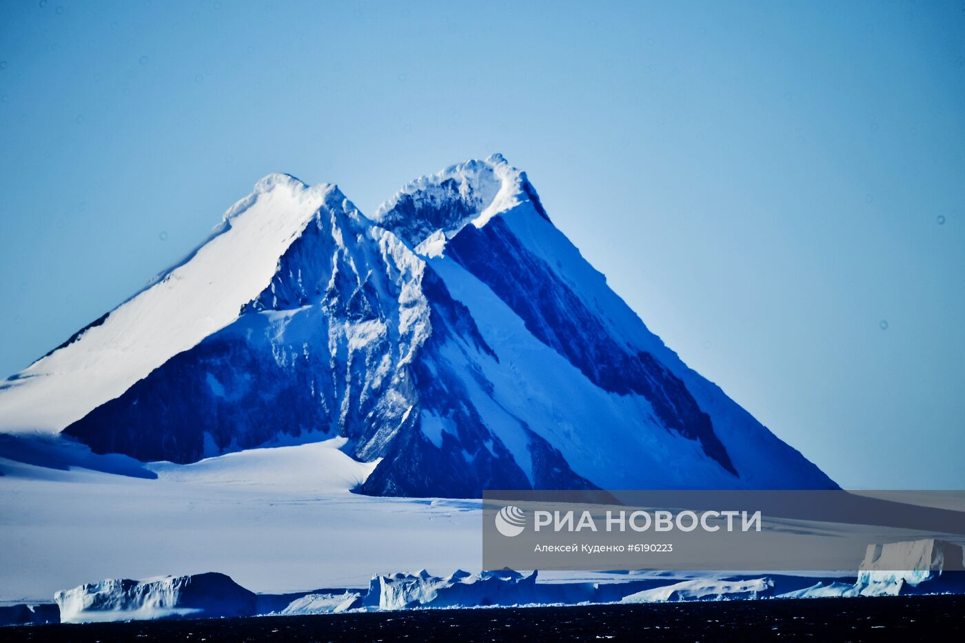Кругосветная экспедиция на исследовательском судне "Адмирал Владимирский"