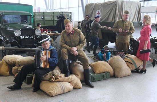 Открытие выставки ретро-автомобилей "Олдтаймер-Галерея"