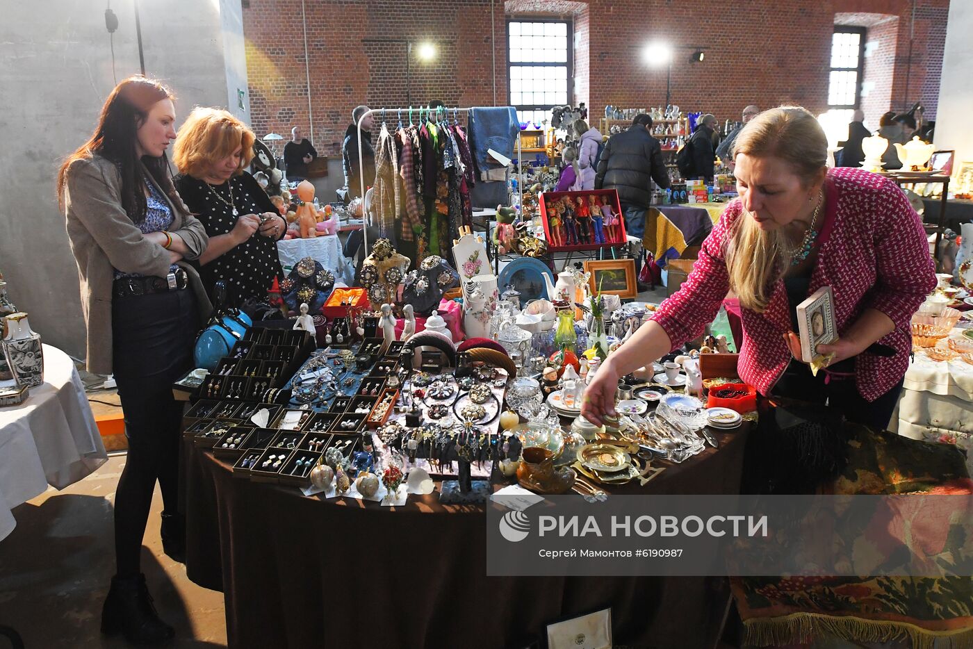 Городской блошиный рынок в Музее Москвы