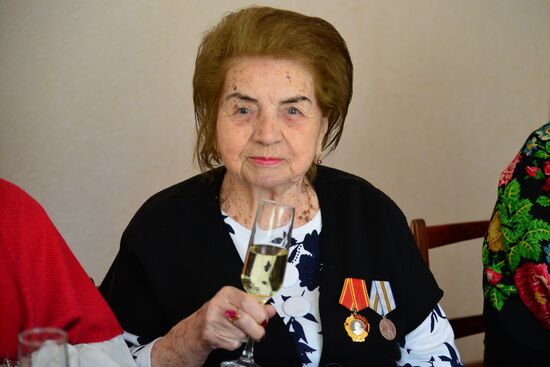 Поздравление женщин-ветеранов с 8 марта в Сочи