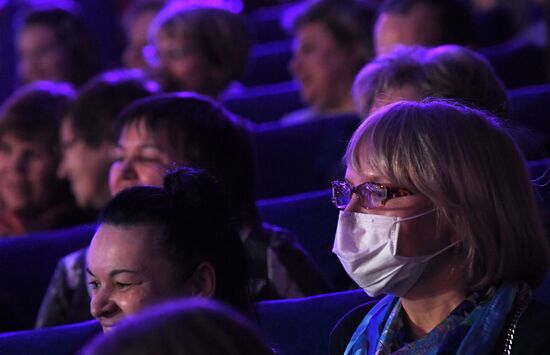 Праздничное шоу Валентина Юдашкина в Кремле