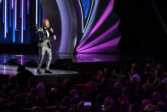 Праздничное шоу Валентина Юдашкина в Кремле