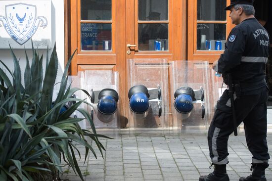 Перекрытие границы между северным и южным Кипром