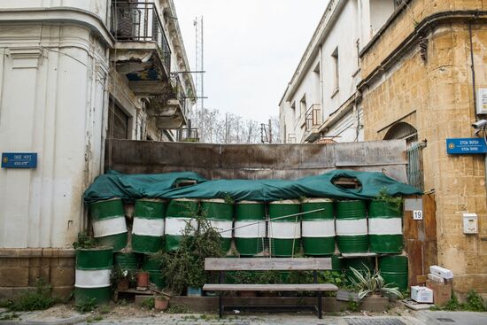 Перекрытие границы между северным и южным Кипром