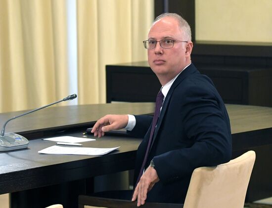 Президент РФ В. Путин провел встречу с инвесторами