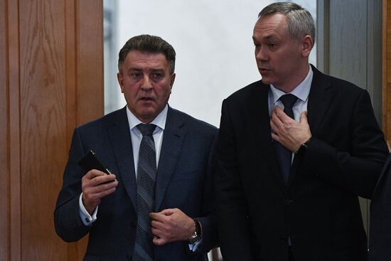 Голосование по поправкам к Конституции в Заксобрании Новосибирской области