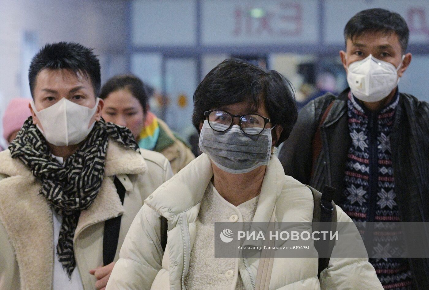 Пассажиры в аэропорту Пулково