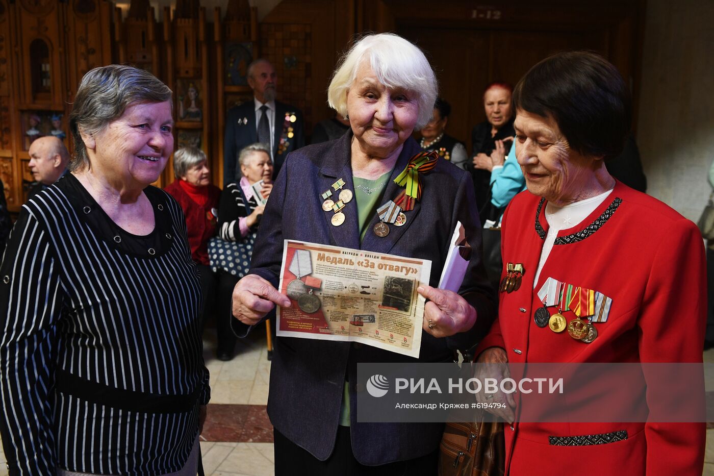 Спектакль "Когда папа вернется с войны" для ветеранов ВОВ