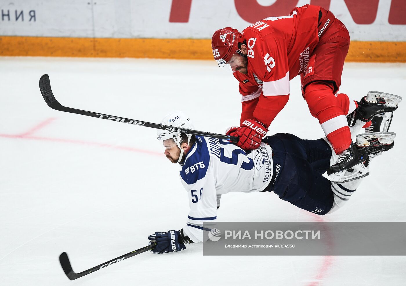 Хоккей. КХЛ. Матч "Спартак" – "Динамо" (Москва)