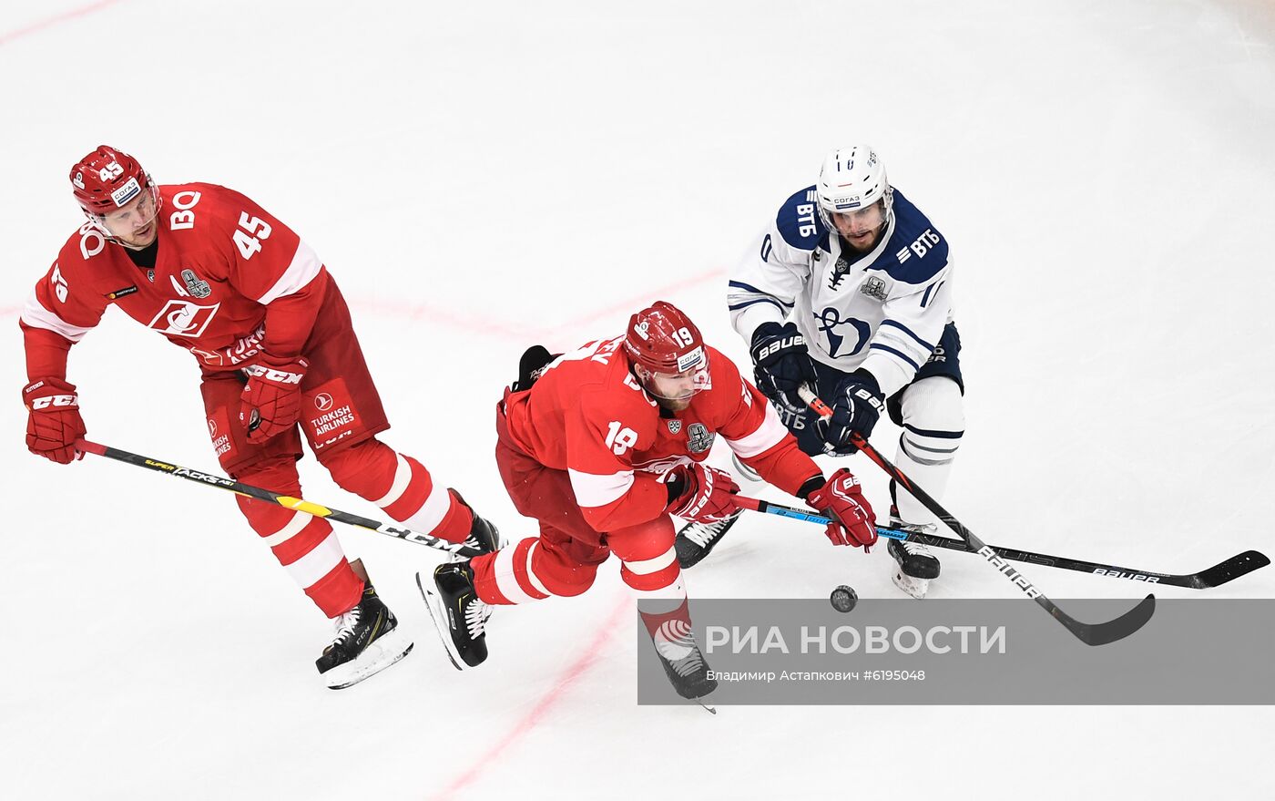 Хоккей. КХЛ. Матч "Спартак" – "Динамо" (Москва)