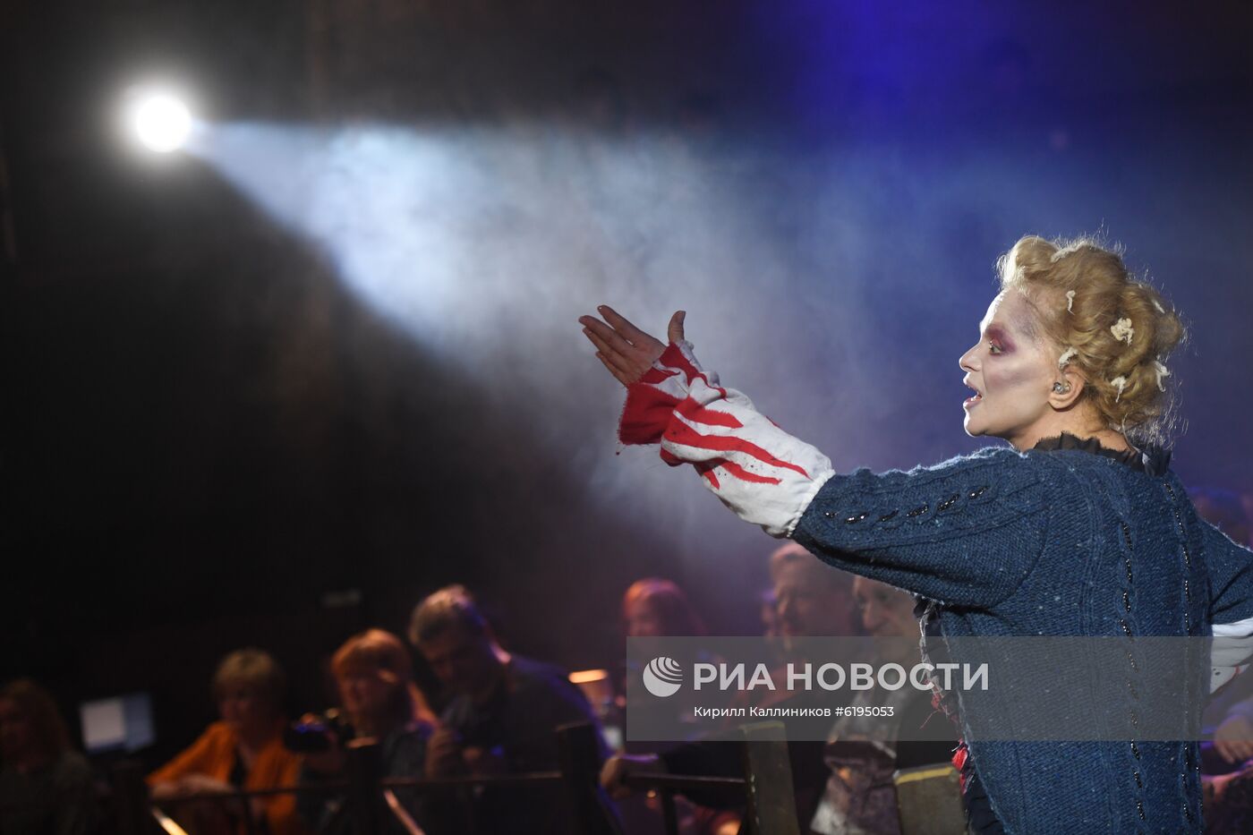 Мюзикл "Суини Тодд, маньяк-цирюльник с Флит-стрит" в Театре на Таганке
