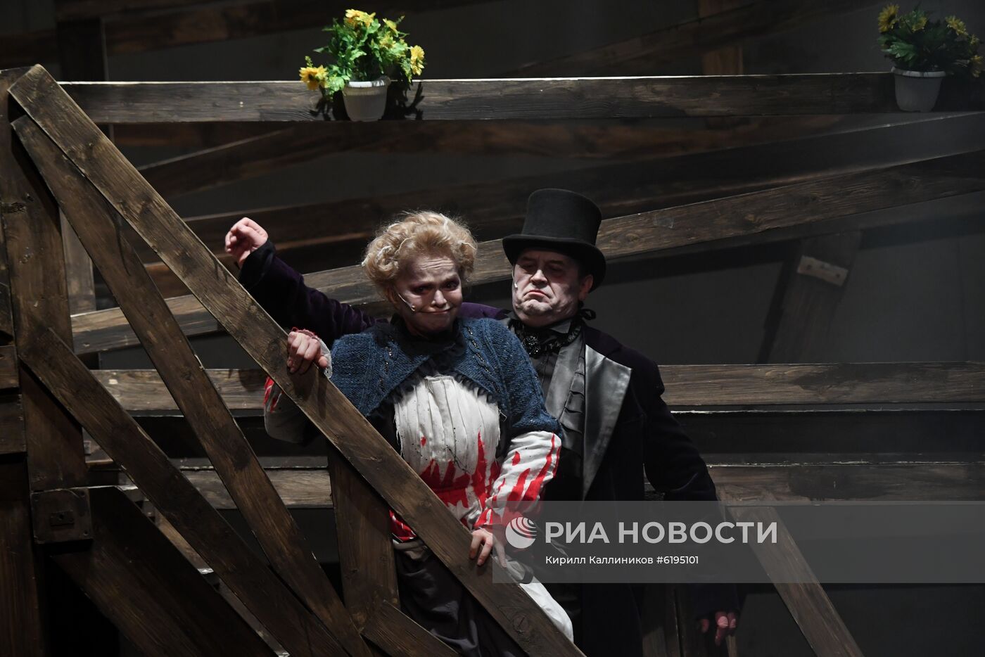 Мюзикл "Суини Тодд, маньяк-цирюльник с Флит-стрит" в Театре на Таганке