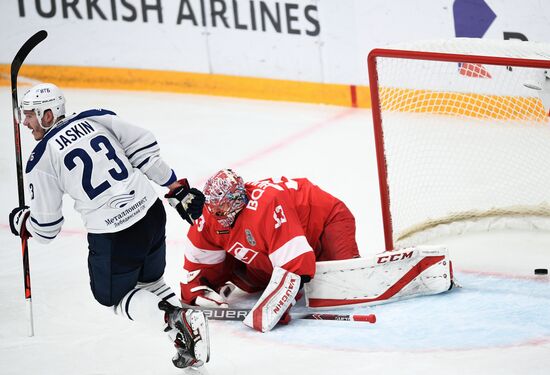 Хоккей. КХЛ. Матч "Спартак" – "Динамо" (Москва)