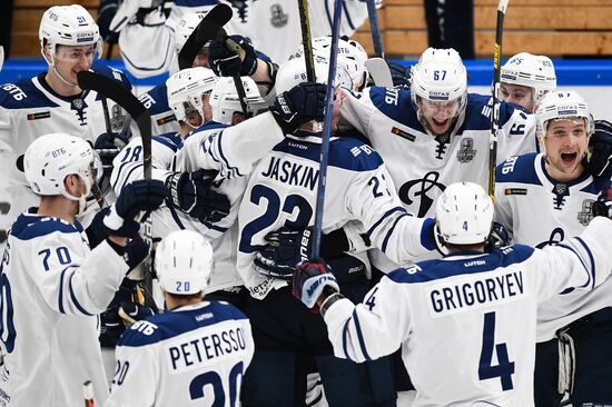 Хоккей. КХЛ. Матч "Спартак" – "Динамо" (Москва)