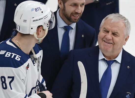 Хоккей. КХЛ. Матч "Спартак" – "Динамо" (Москва)