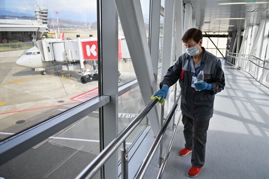 Санитарно-карантинный контроль в аэропорту Сочи