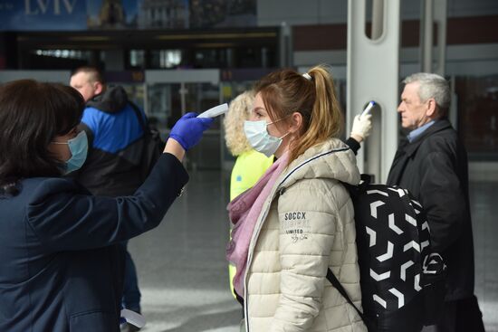 Ситуация на Украине в связи с коронавирусом