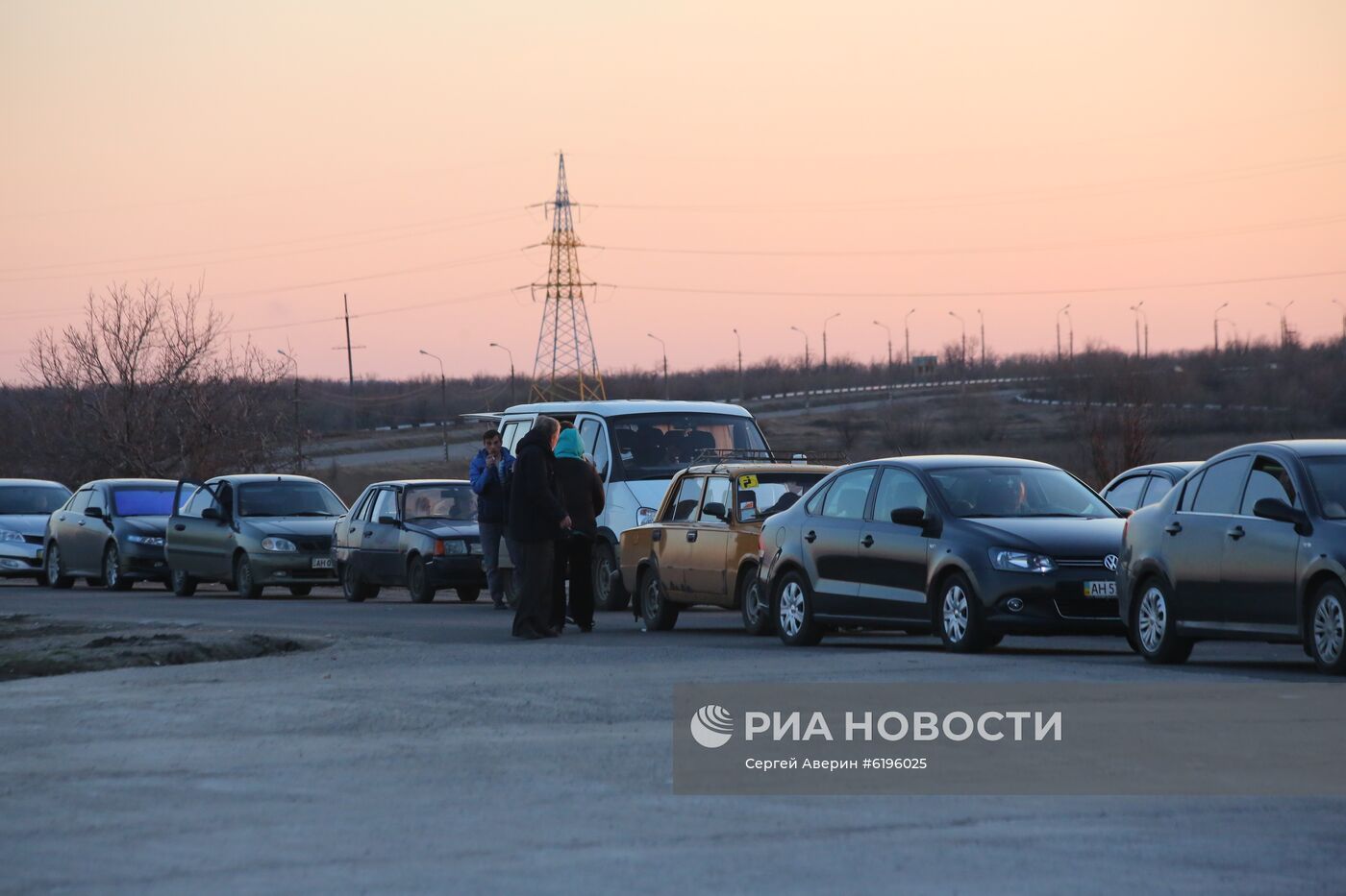 Украина ограничила количество КПП на границе с Донбассом