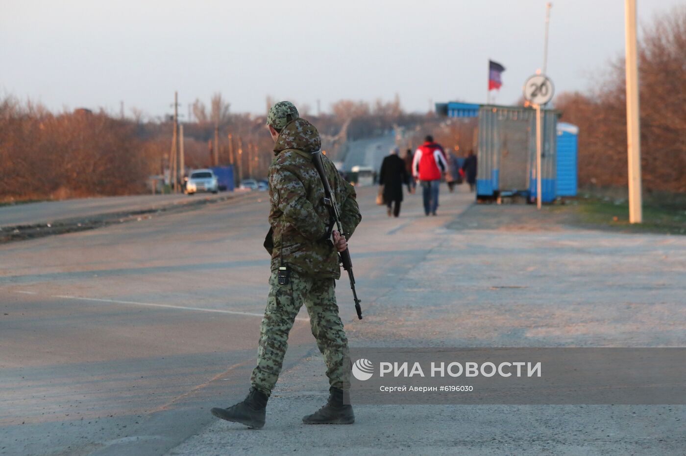 Украина ограничила количество КПП на границе с Донбассом