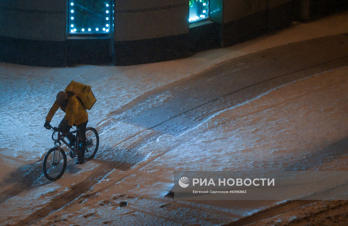 Снег в Москве и Подмосковье
