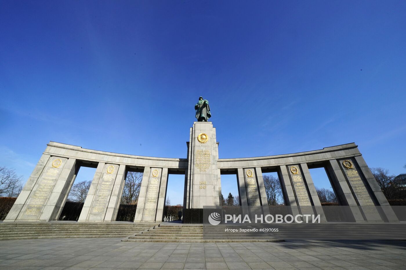 Мемориал павшим советским воинам в Тиргартене