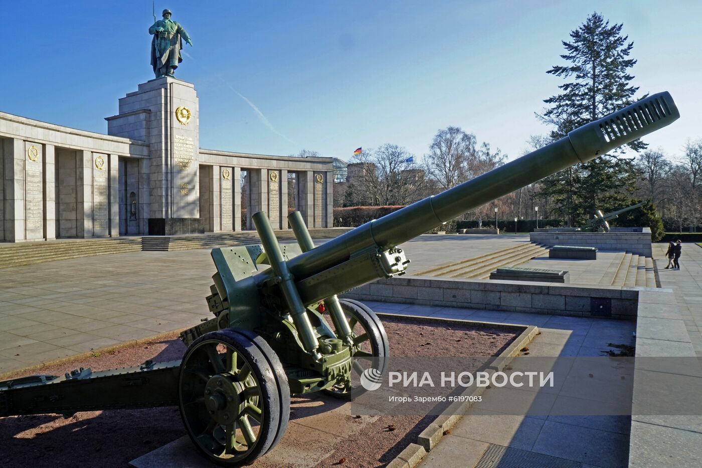 Мемориал павшим советским воинам в Тиргартене