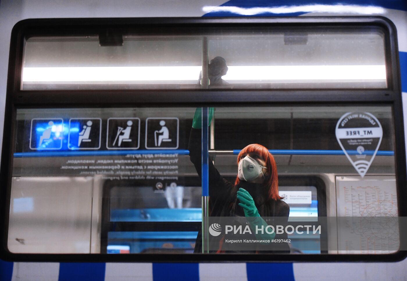 Санитарная обработка вагонов метро в связи с коронавирусом