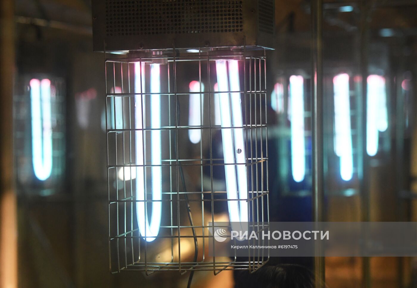 Санитарная обработка вагонов метро в связи с коронавирусом