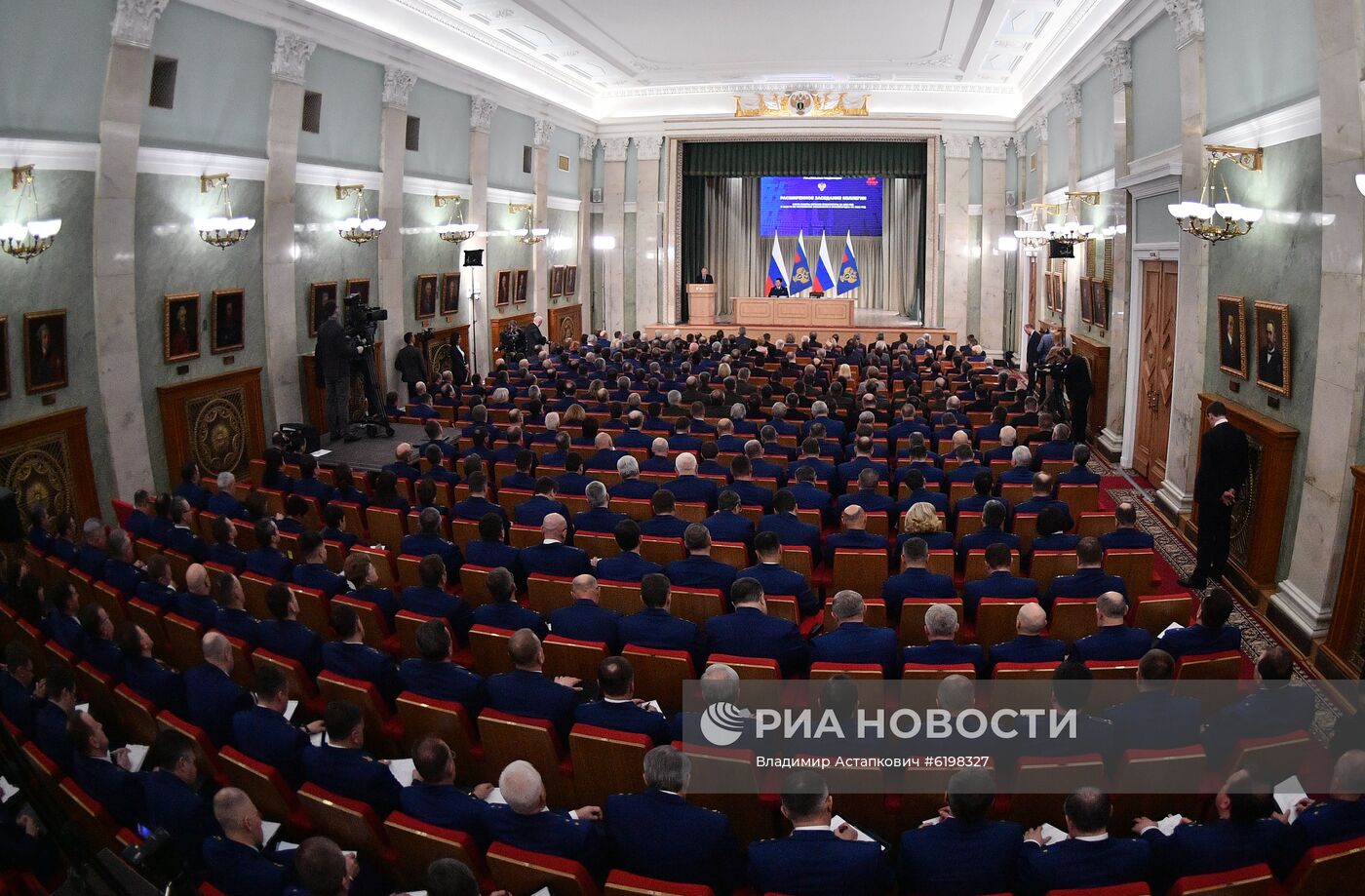 Президент РФ В. Путин принял участие в расширенном заседании коллегии Генпрокуратуры РФ