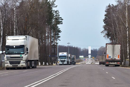 Россия закрывает границу с Белоруссией из-за коронавируса