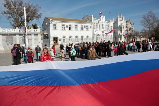 Флешмоб, посвященный шестой годовщине воссоединения Крыма с Россией