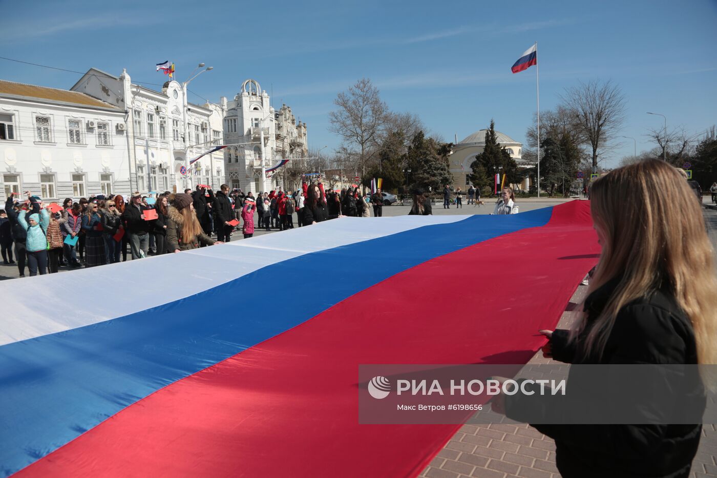 Флешмоб, посвященный шестой годовщине воссоединения Крыма с Россией